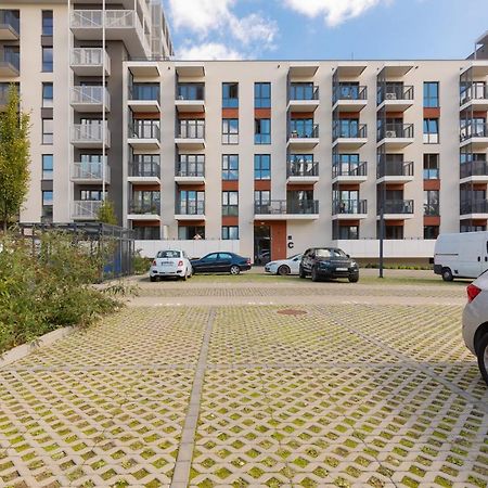 Apartment With Balcony & Parking Near Manufaktura Lodz By Renters Prestige ภายนอก รูปภาพ