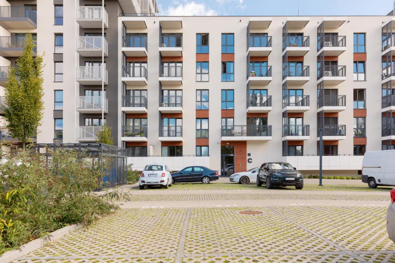 Apartment With Balcony & Parking Near Manufaktura Lodz By Renters Prestige ภายนอก รูปภาพ