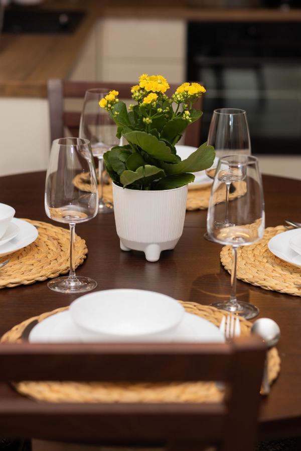 Apartment With Balcony & Parking Near Manufaktura Lodz By Renters Prestige ภายนอก รูปภาพ